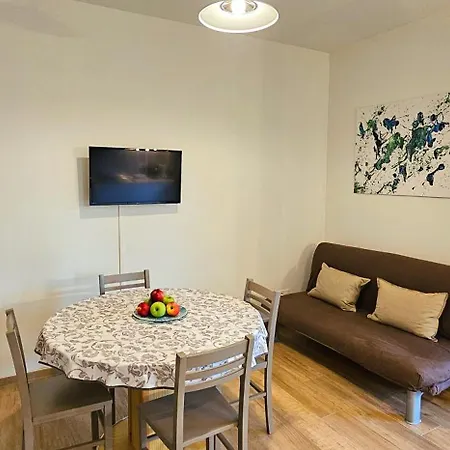 Lejlighed Elegante Vista Montagna Con Netflix-wifi-xbox Rubiana